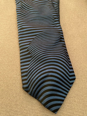 Tie in excellent condition