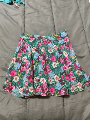 Pink Woman floral skirt-shorts like new