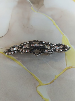 Women's brooch