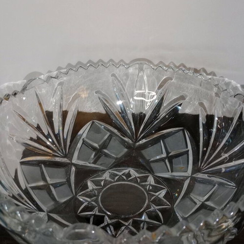 Large crystal fondue bowl like new with embossed designs and ice effect
