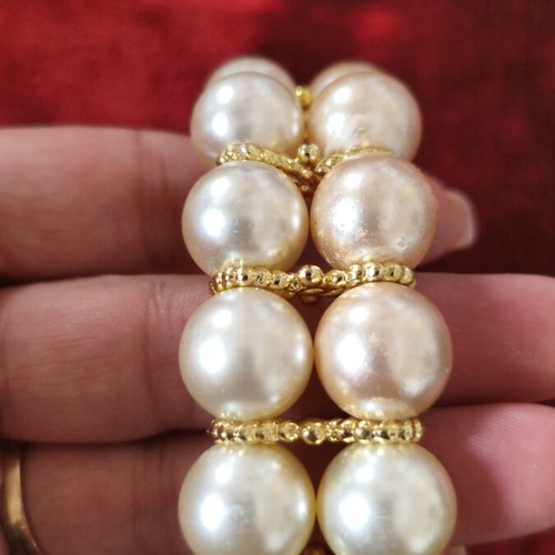 Bracelet with large faux pearls in two rows used