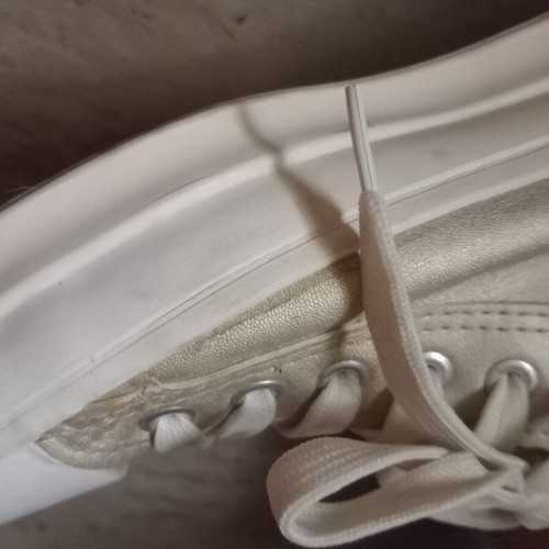Athletic shoes like new, size 38, soft gold color