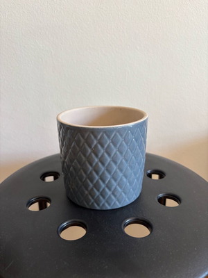 Ceramic plant pot 9cm like new