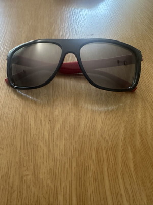 Tommy Hilfiger sunglasses like new, blue and red frame