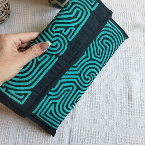 Handbag like new, black and turquoise with traditional Panama design