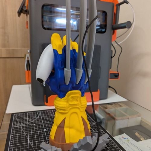 Universal Controller Stand inspired by Wolverine, made to order