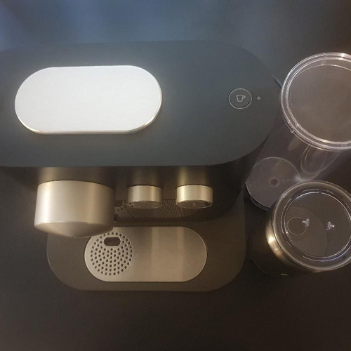 Krups Nespresso Expert & Milk coffee machine like new with milk frother