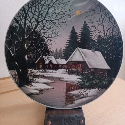 Decorative wall plate vintage like new, 29.4 cm diameter