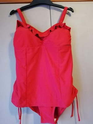 Tankini swimsuit new red with built-in bra