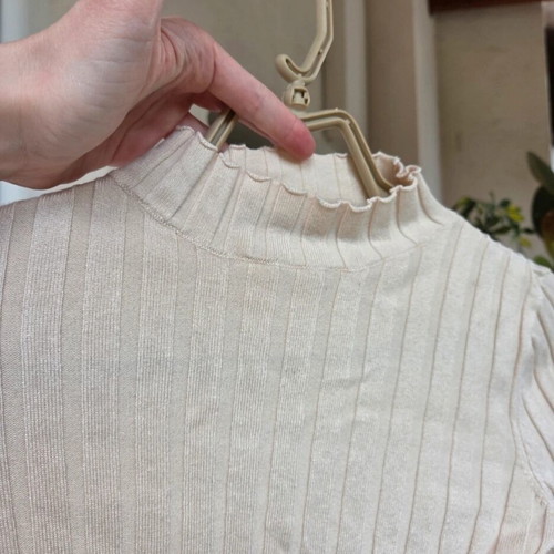 FB Sister cream ribbed crop top long sleeve like new, size S