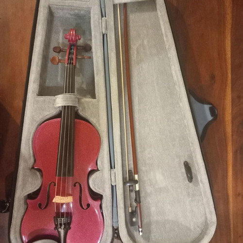 Stentor Mod. 1401 Harlequin 1/2 violin like new, raspberry pink
