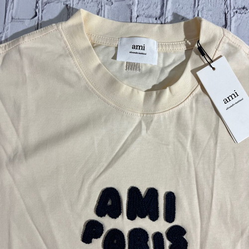 Ami Tee size medium new, beige