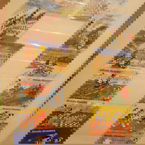 Συλλογή ασυνήθιστων γραμματοσήμων με ήρωες Walt Disney σαν καινούργια