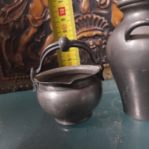 Tin collectible mini vessels used, set of 2 pieces