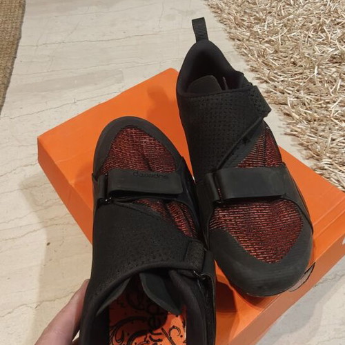 Cycling shoes road new in box