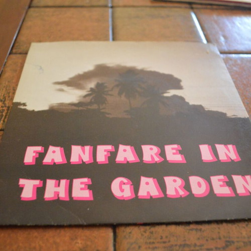 Essential Logic Fanfare In The Garden 7'' Single 45 RPM used, new wave 1981