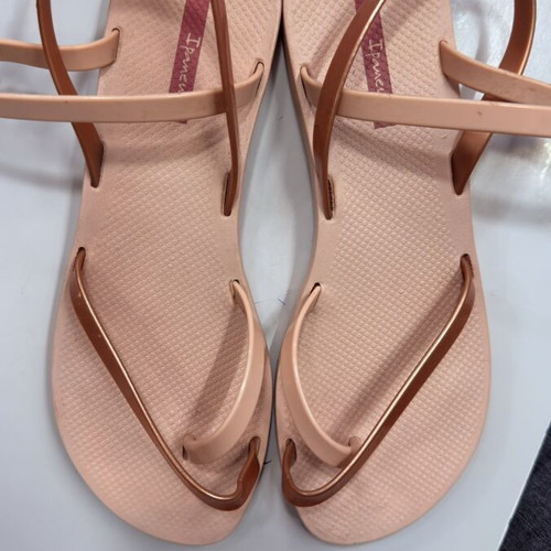 Ipanema sandals new pink size 39