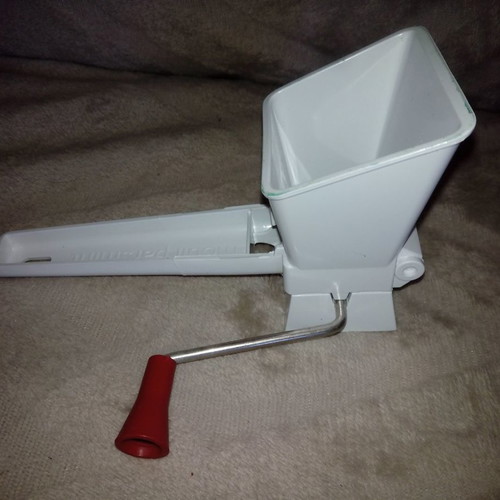 Moulinex herb cutter new, made in France