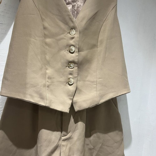 Shein beige vest and shorts set like new, size L