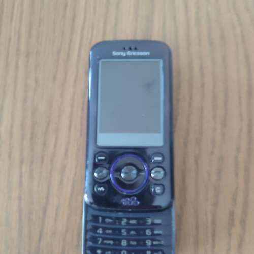 Sony Ericsson W395 mobile phones used, pack of 2, unknown condition