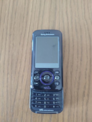 Sony Ericsson W395 mobile phones used, pack of 2, unknown condition