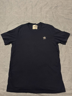Adidas navy blue medium T-shirt
