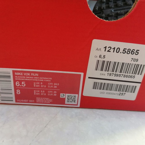 Nike V2K Run shoes, black, size 39