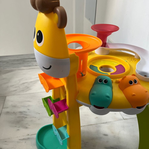 Activity table with balls like new