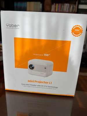 Mini Projector L1 Yaber like new with Wi-Fi 6 and 150" theater