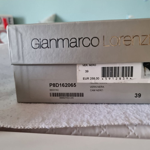 Italian leather pumps used size 39