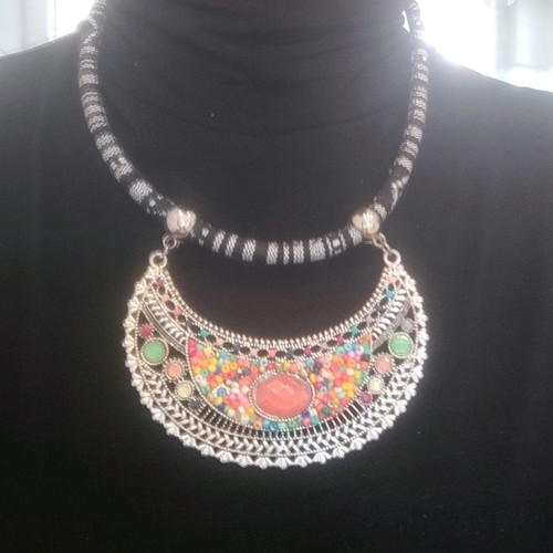 Ethnik necklace new metal with colorful stones