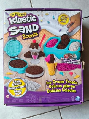 Kinetic Sand ice cream treats playset used