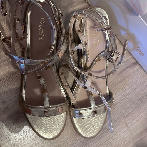 Gold sandals new with studs, size 39