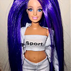 Barbie με μωβ μακριά μαλλιά