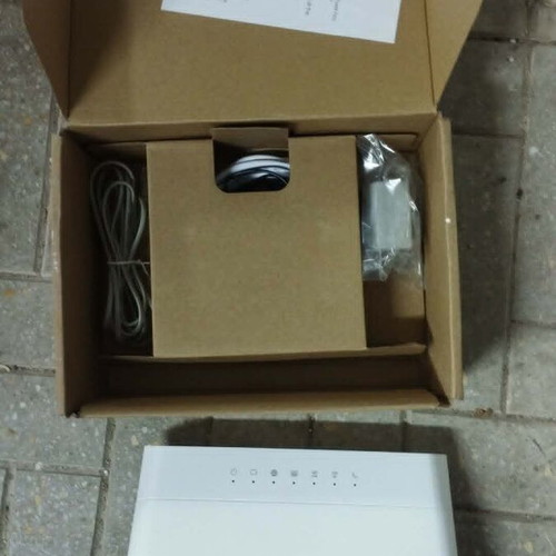 Zyxel Router New in Box with Cables and Instructions