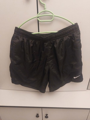 Nike σορτσάκι με επένδυση μέγεθος large, μαύρο, σαν καινούργιο