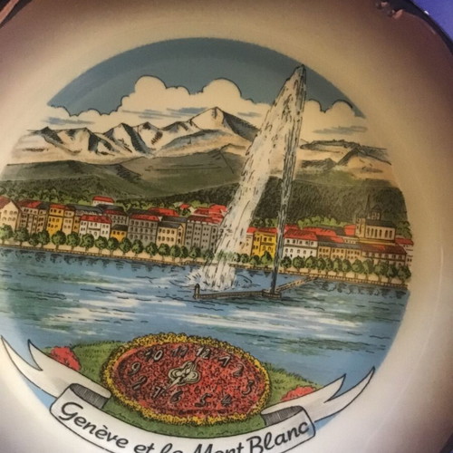 Decorative wall plate like new, Geneva theme, 25cm diameter