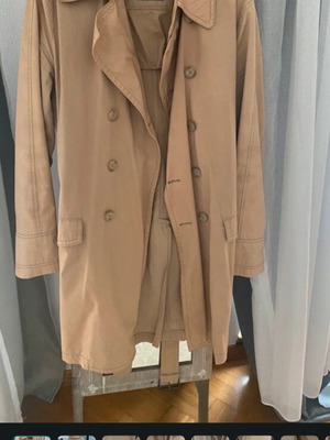 Massimo Dutti men's beige trench coat, classic double-breasted