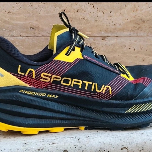 La Sportiva Prodigio Max athletic shoes like new, size 44, black and yellow