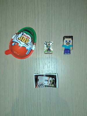 Φιγούρα Steve από Minecraft Kinder Joy
