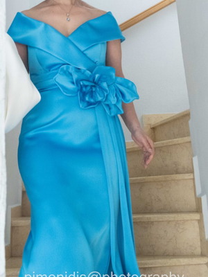 Evening dress women's gown like new, large, blue turquoise