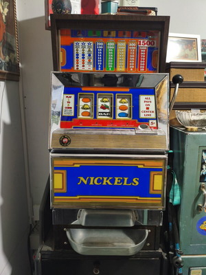 Slot machine used, fully functional