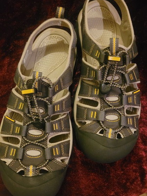 Keen hiking sandals brown size 44.5 new