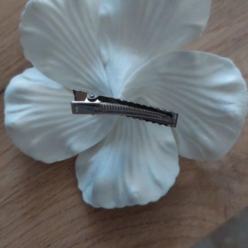 Hair clip like new