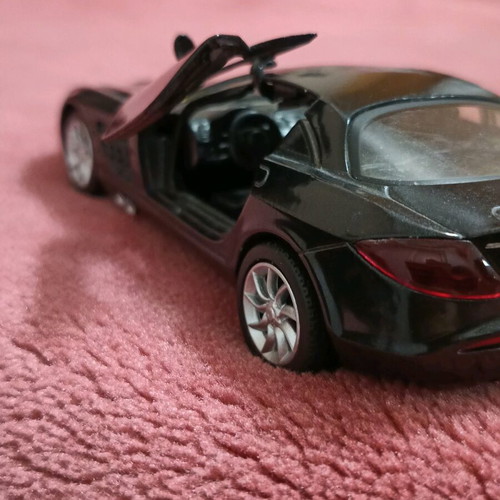 Mercedes SLR New Rays 1:32 like new with opening doors