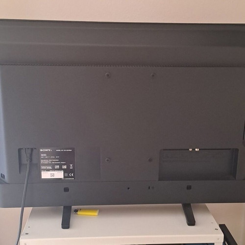 Sony BRAVIA KD32W800 32" Smart TV Android like new