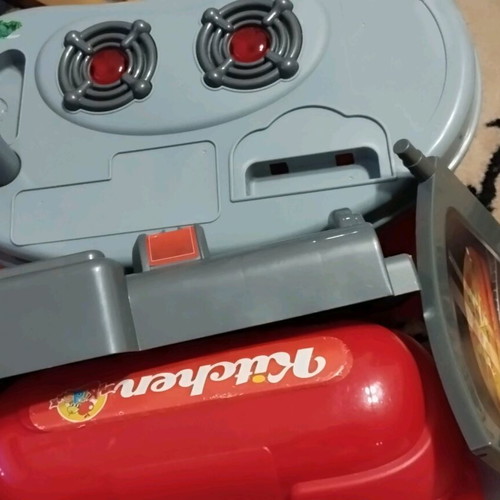 Toy kitchen and grill used, battery replacement needed