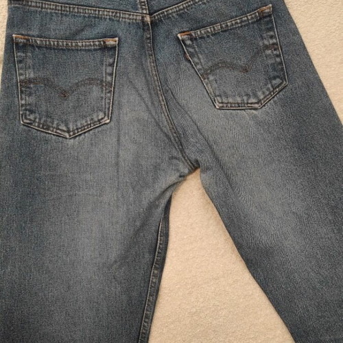 Levi's 501 L jeans used, size 32, cut with frayed hems