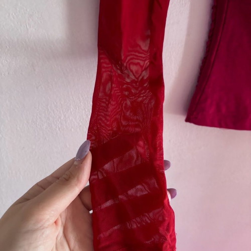If blouse red used with transparent sleeves, size M