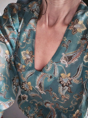 Πουκάμισο μπλούζα Toi&Moi καινούργιο, σαν από μετάξι με λαχούρια